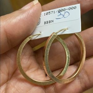 Small and elegant hoops/oro laminado 18k